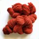 100% Schafwolle gefärbt mit Krapp - rot